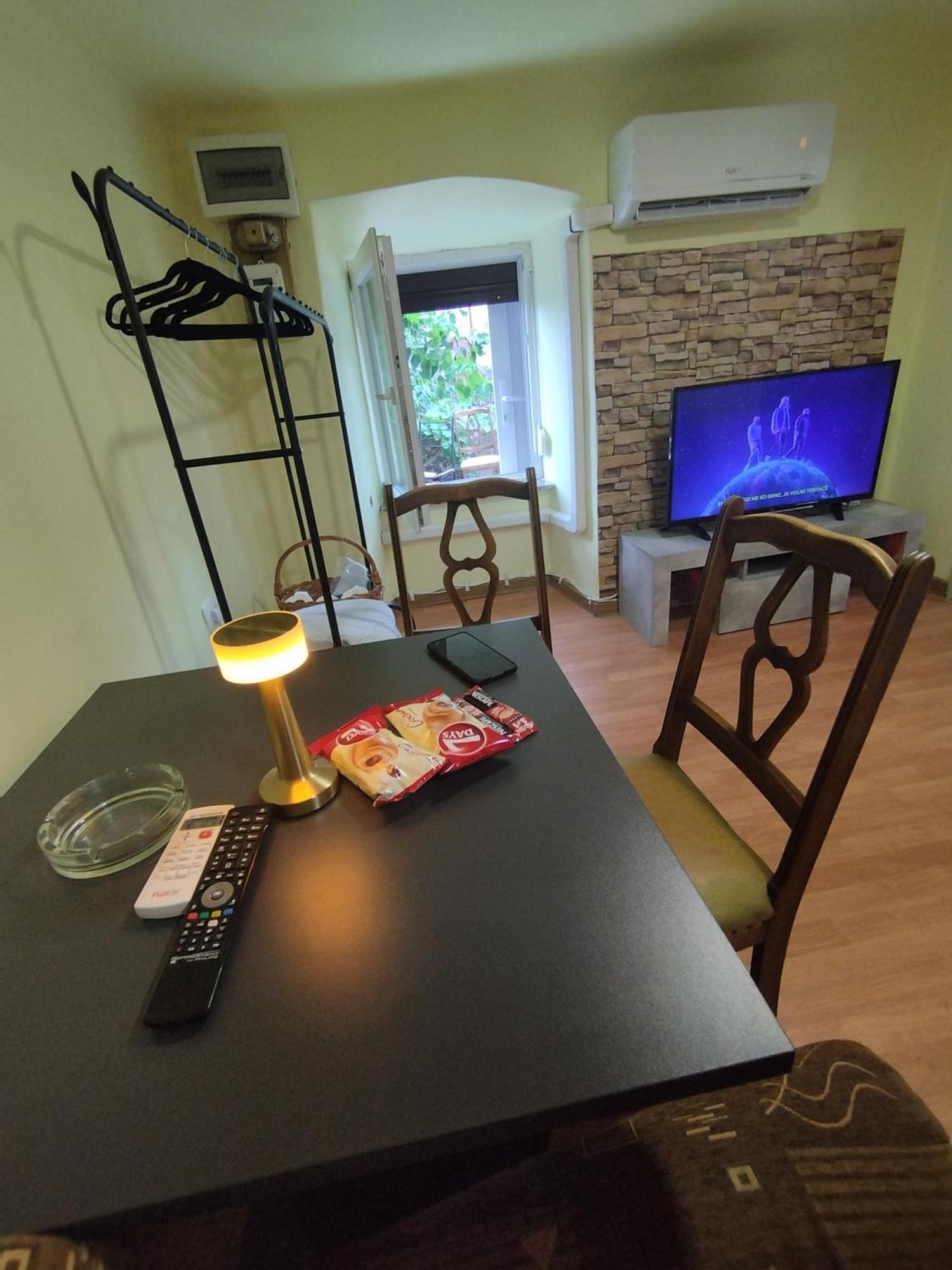 Heli Budget Condo Rijeka Exteriör bild